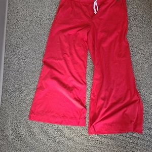 Peace Love World XL Travel pants Red